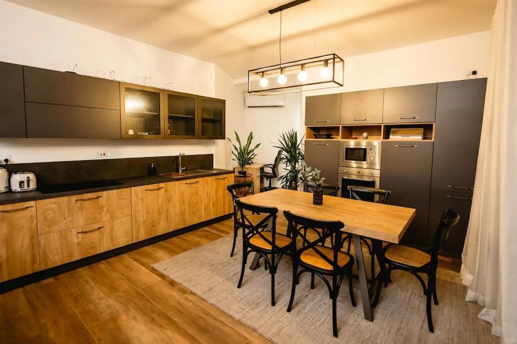 Luxurious & Stylish Penthouse With Private Pool Apartment Msida Ngoại thất bức ảnh