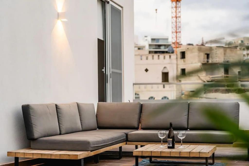 Luxurious & Stylish Penthouse With Private Pool Apartment Msida Ngoại thất bức ảnh